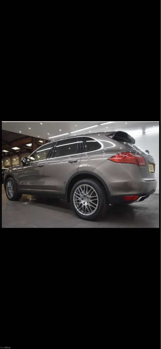 Porsche Cayenne S Hybrid - Image 4