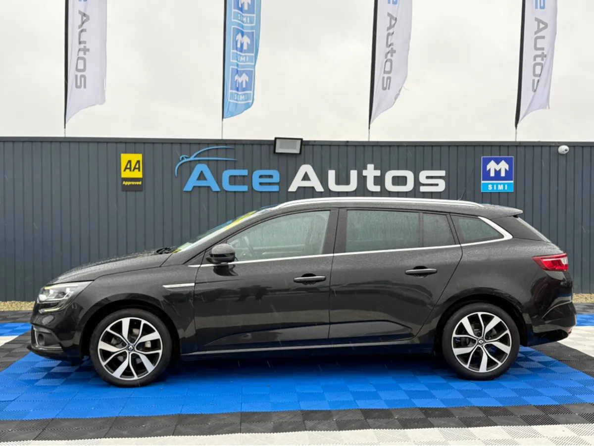 Renault Megane ICONIC SPORT TOURER - 1.3 PETROL - - Image 4