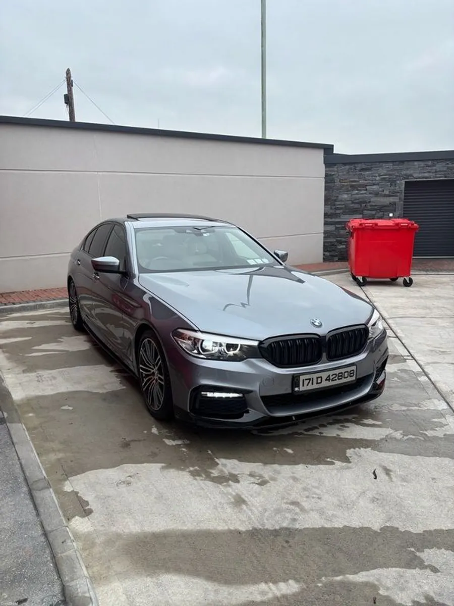 2017 Bmw 5-series - Image 1