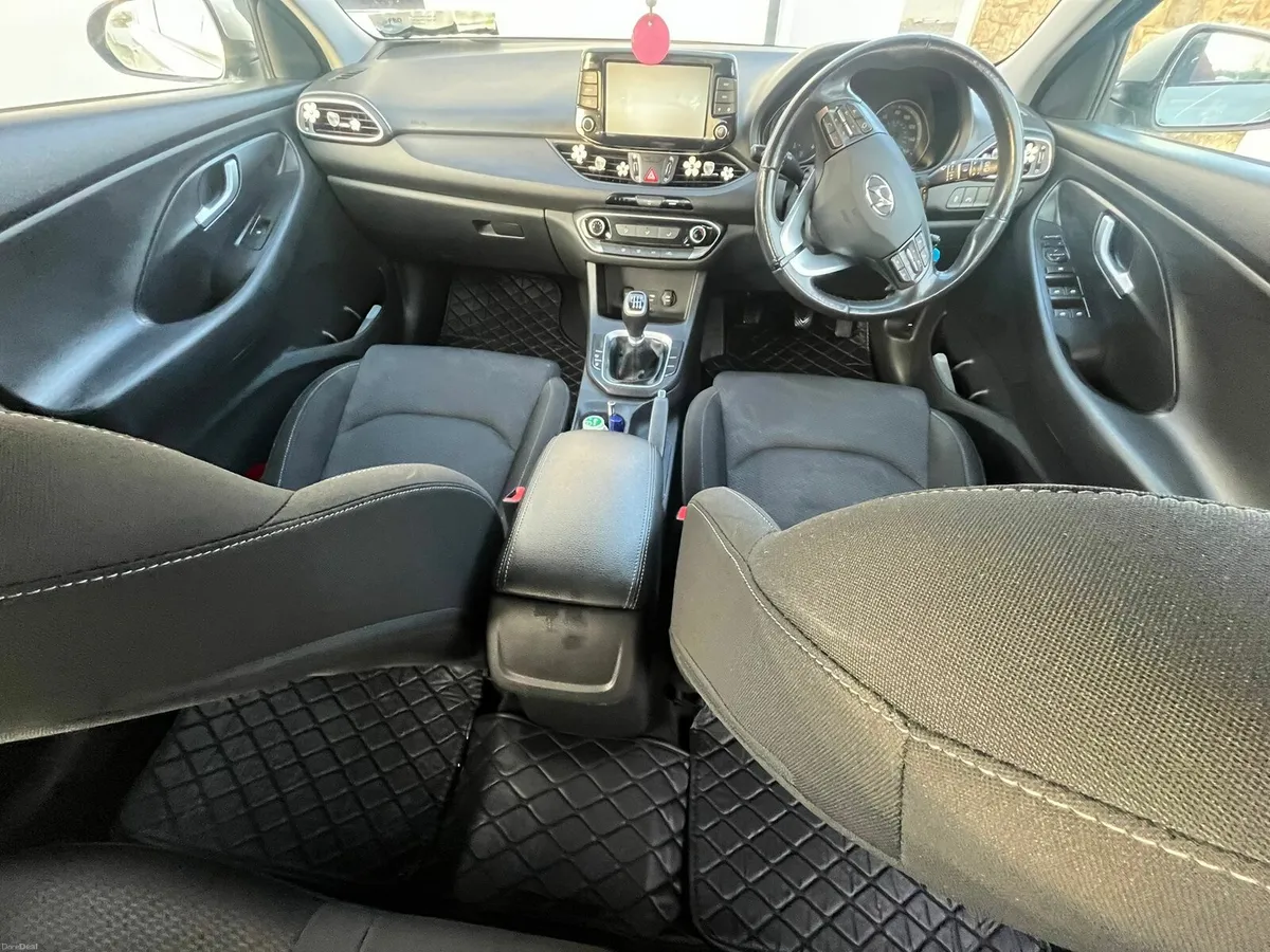 Hyundai i30 1.6 crdi Top Spec - Image 4