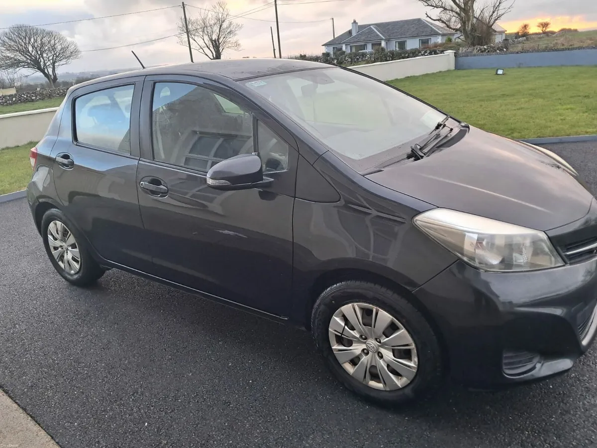 Toyota Yaris Luna 2012 - Image 3