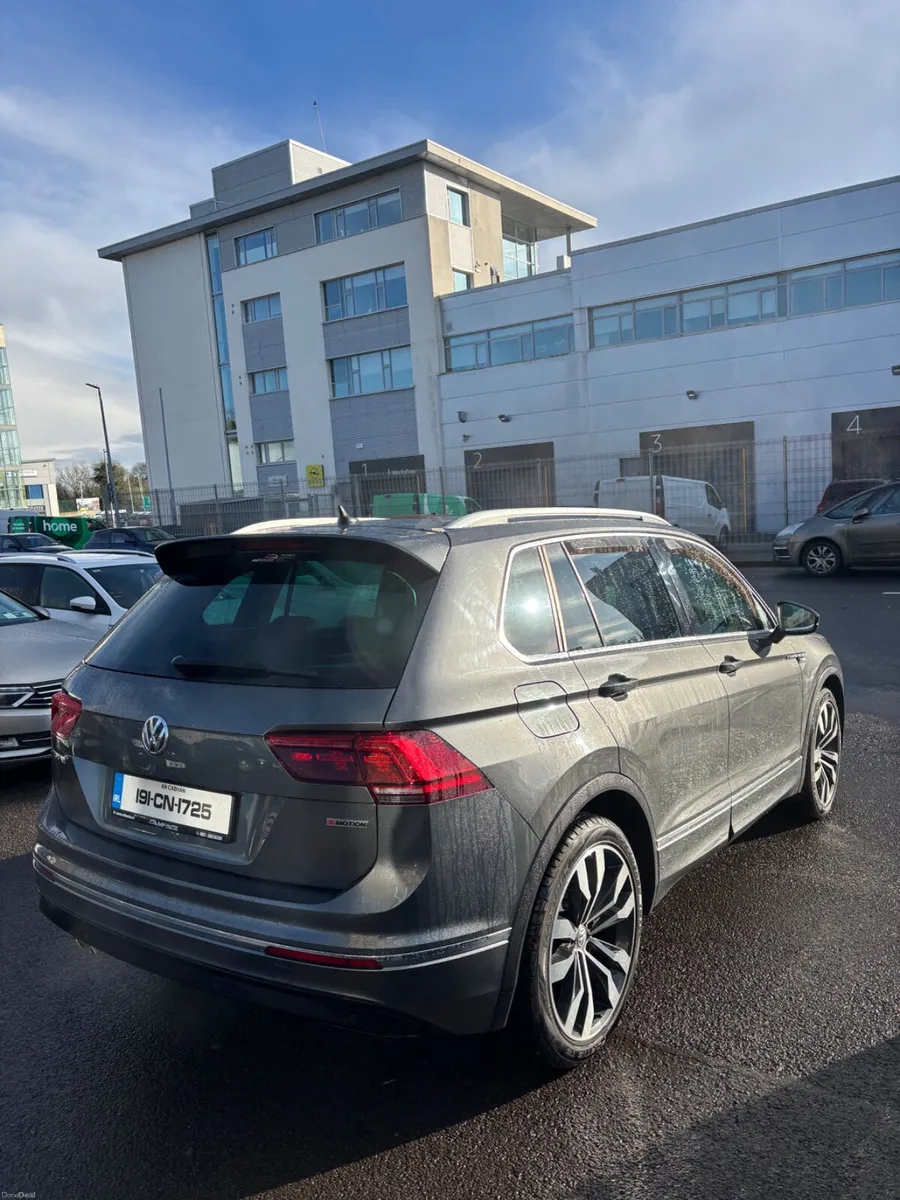 Volkswagen Tiguan 2019  2.0 TDI 150HP 4WD R-Line D - Image 3