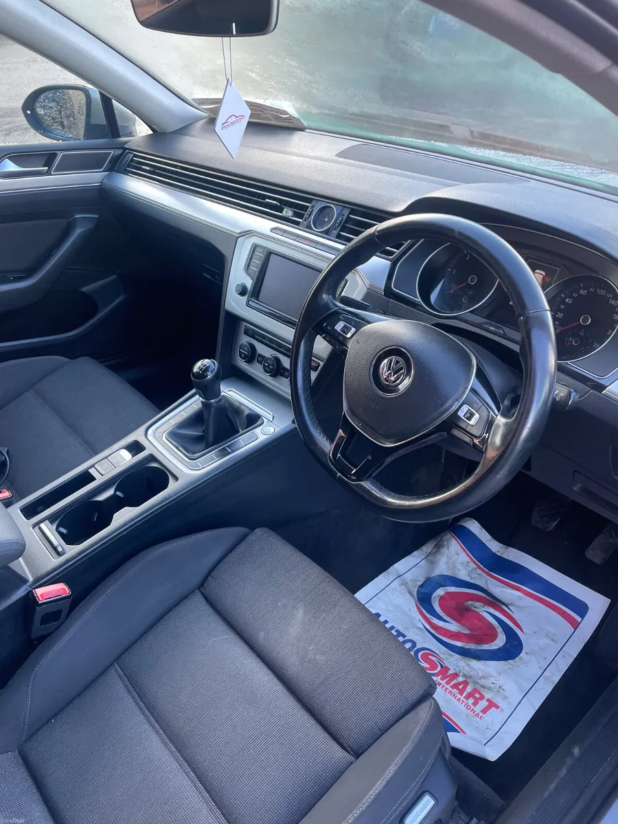 Volkswagen Passat 2015 - Image 4