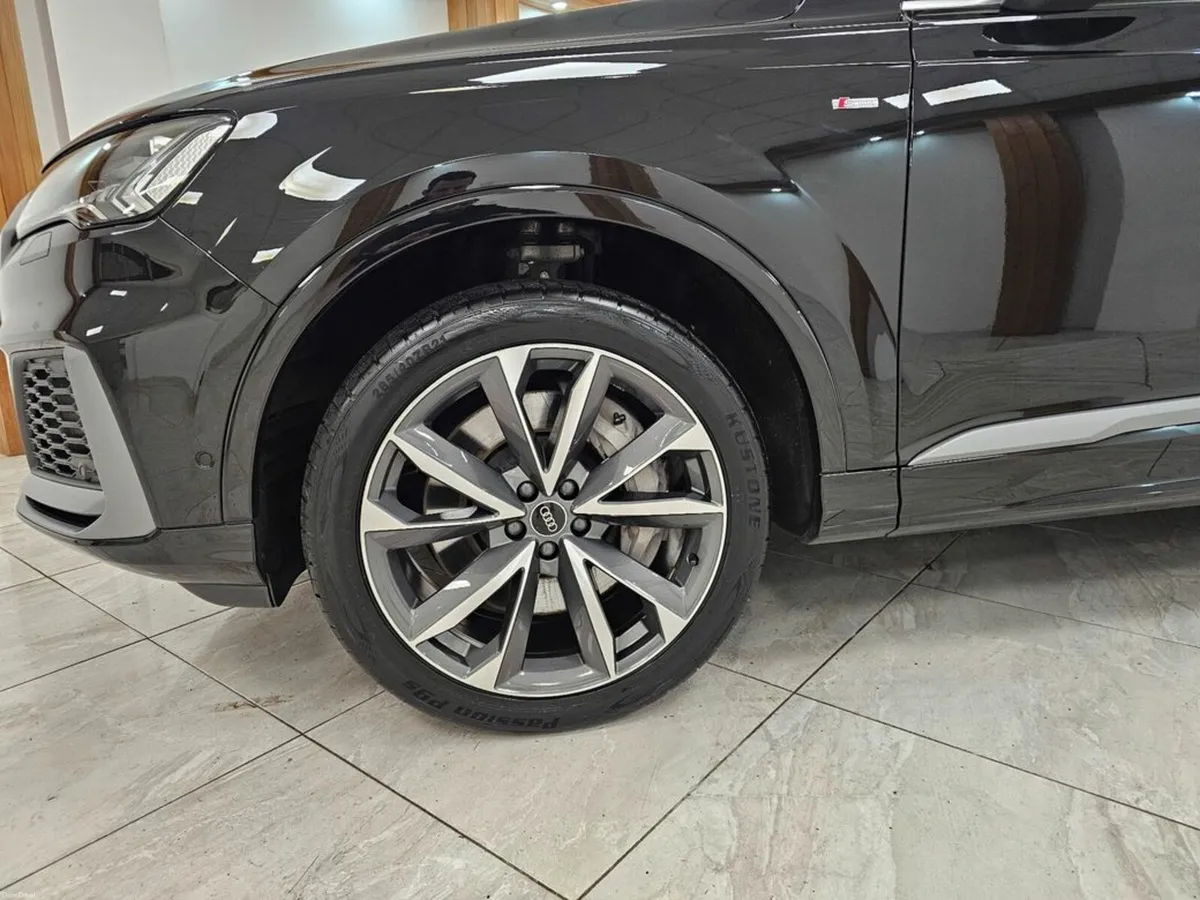 Audi Q7 PANORAMIC SUNROOF // S LINE - Image 4