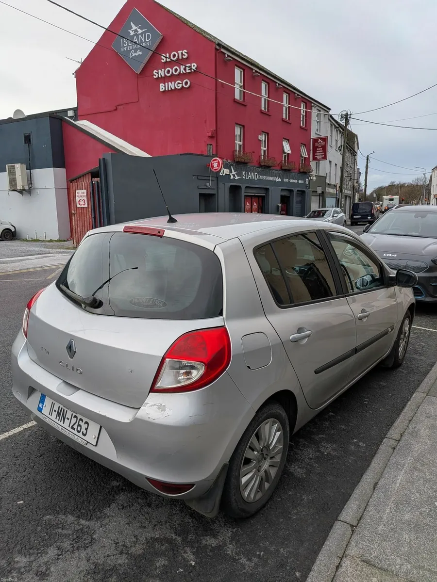 Renault Clio 2011 - Image 1