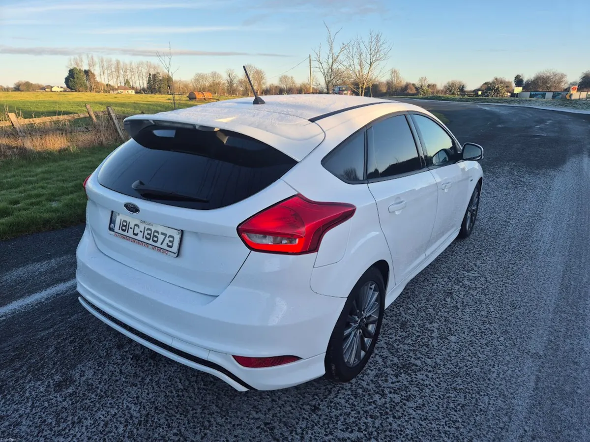 181 Ford Focus 1.5 TDCI ST-LINE - Image 4