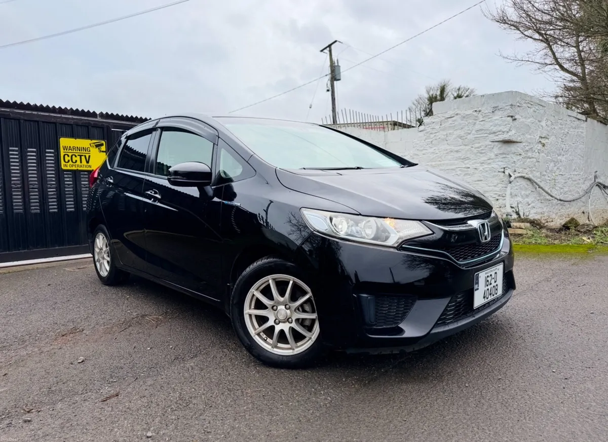 2016 HONDA FIT. V LOW MILEAGE. 2 YR NCT. AUTO 1.5L - Image 3