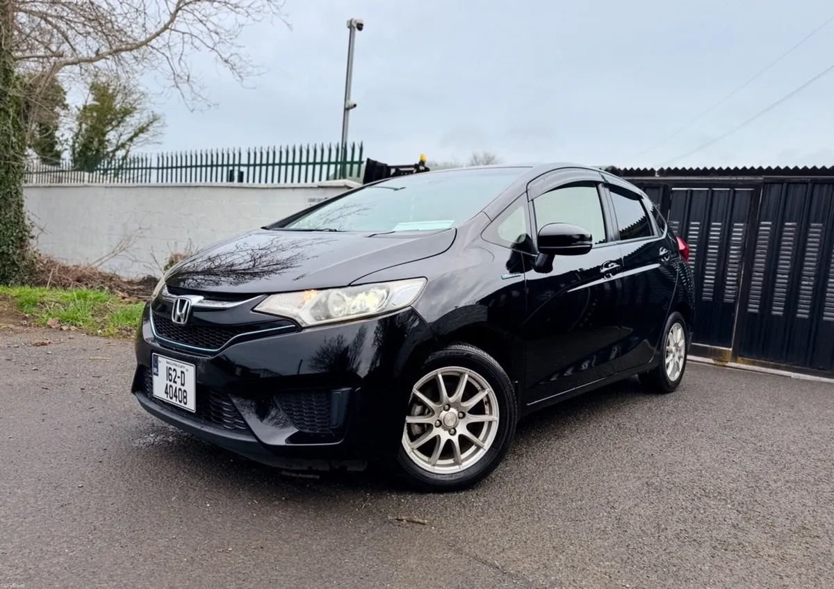 2016 HONDA FIT. V LOW MILEAGE. 2 YR NCT. AUTO 1.5L - Image 3