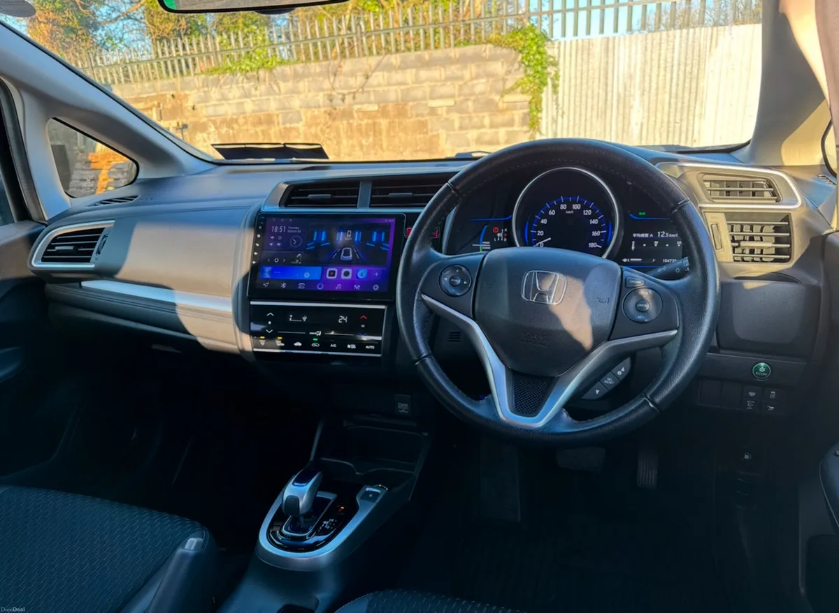 2016 HONDA FIT. V LOW MILEAGE. 2 YR NCT. AUTO 1.5L - Image 4