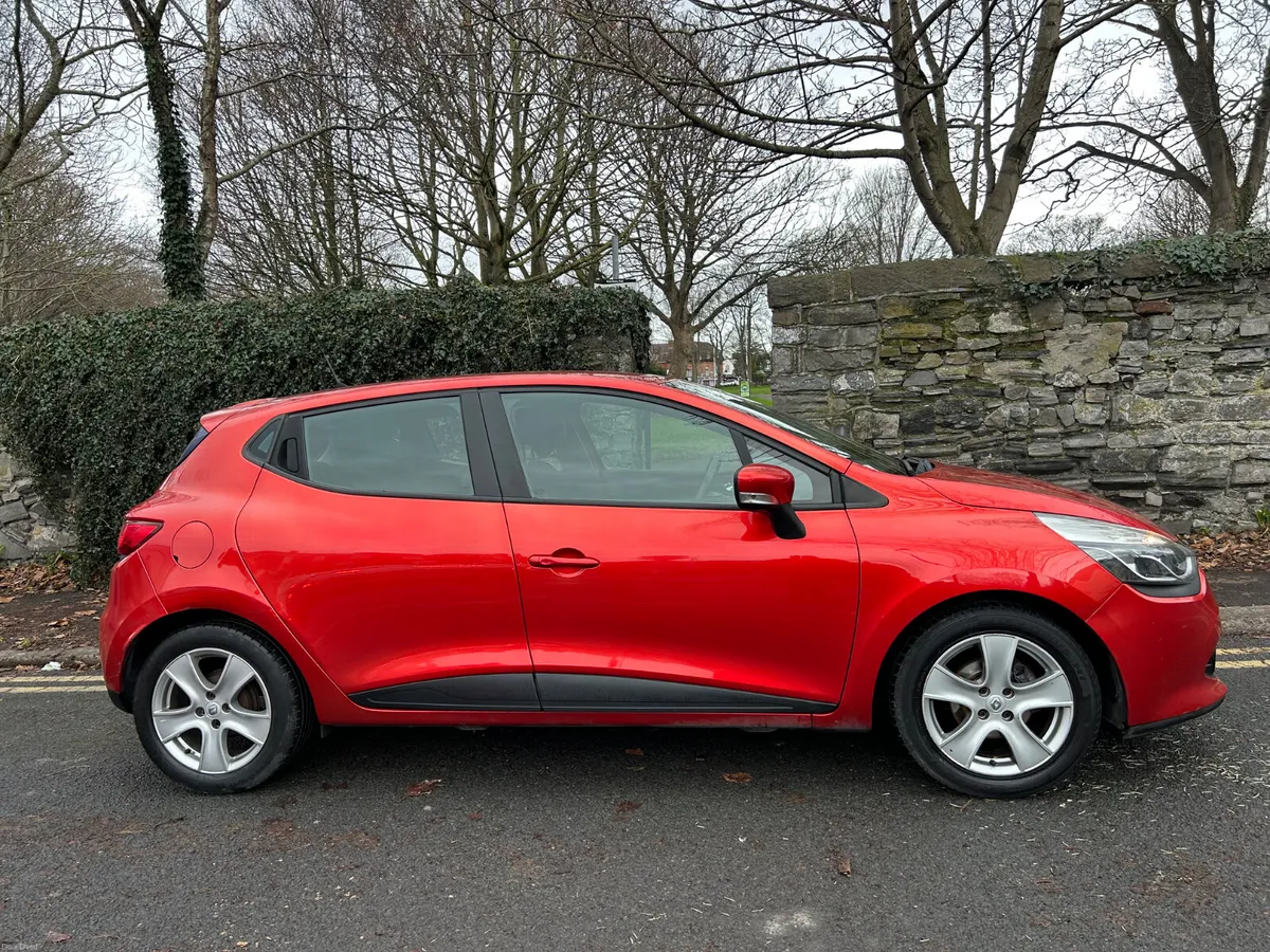 2015 RENAULT CLIO PETROL SAT NAV - Image 4
