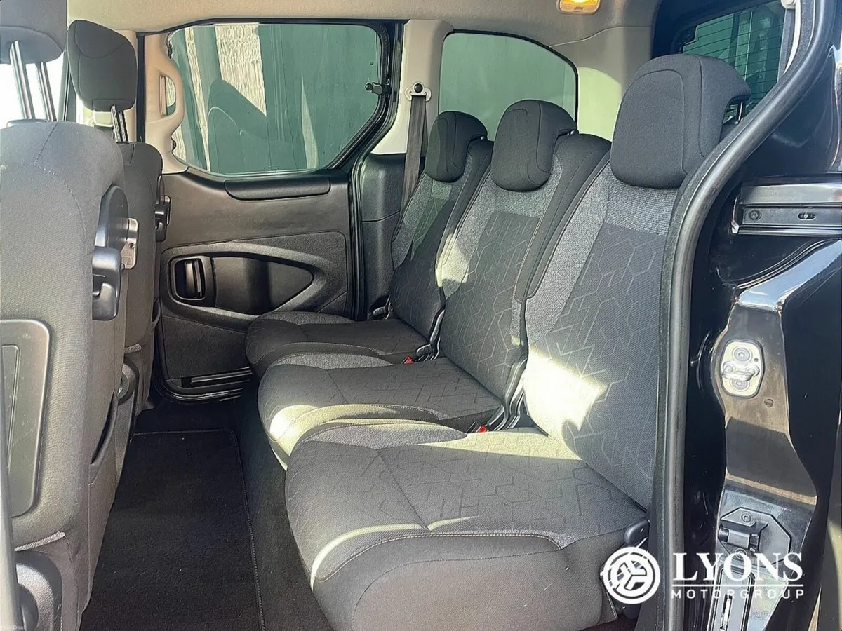 Peugeot Partner Tepee 1.6 BlueHDi 5 seater AUTO - Image 4