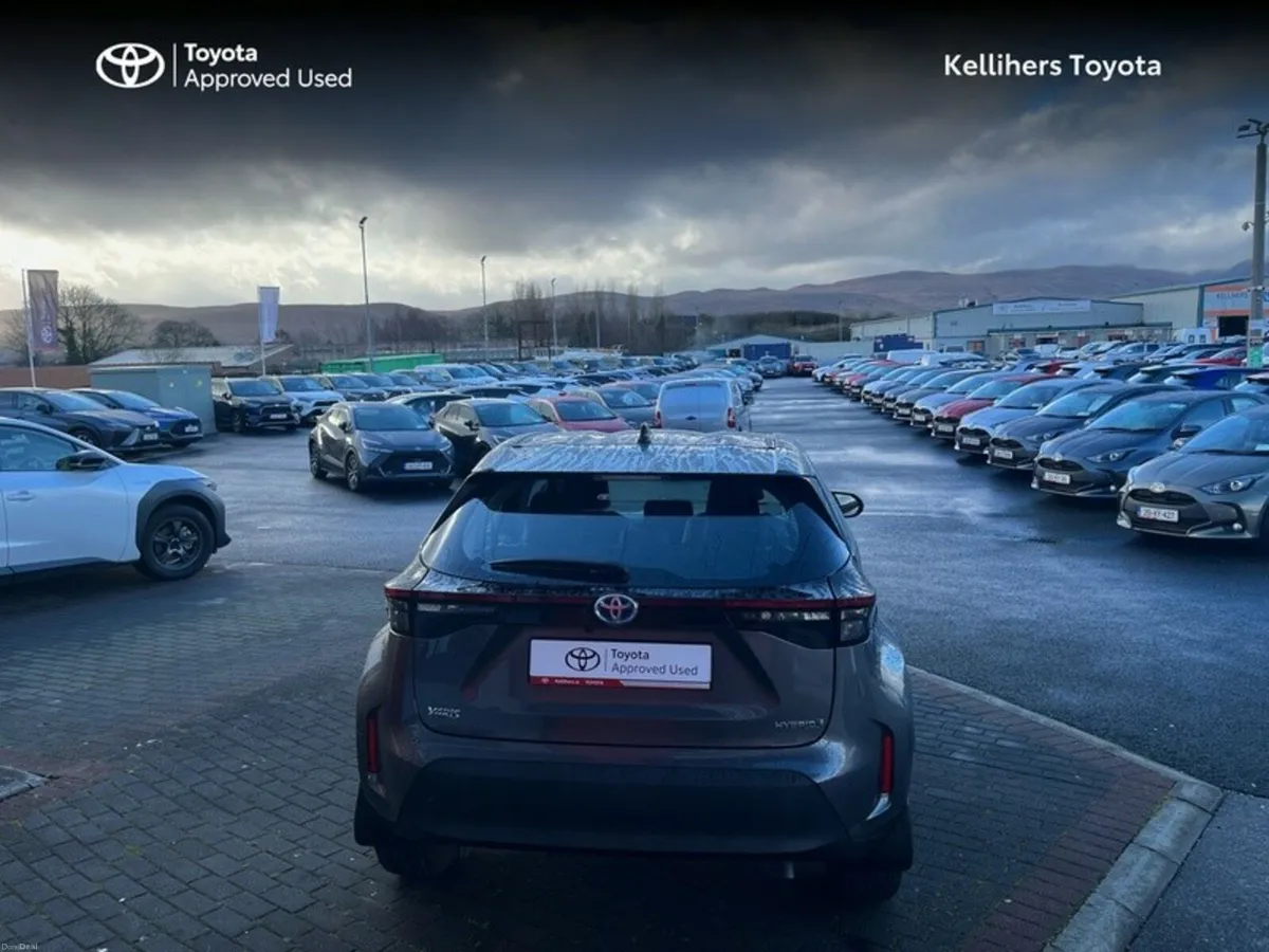 Toyota Yaris Cross CR LUNA 4DR AUTO CROSS - Image 4