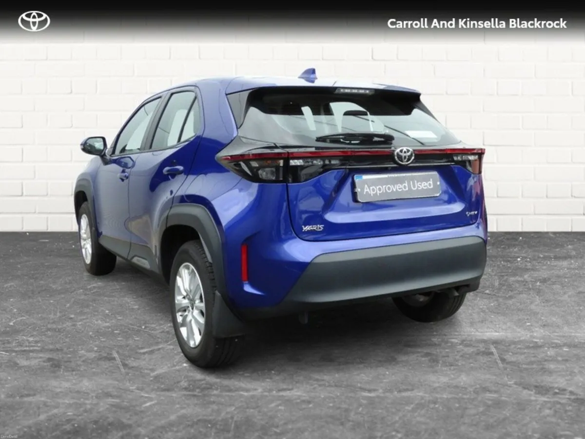 Toyota Yaris Cross Hybrid Luna - Image 2