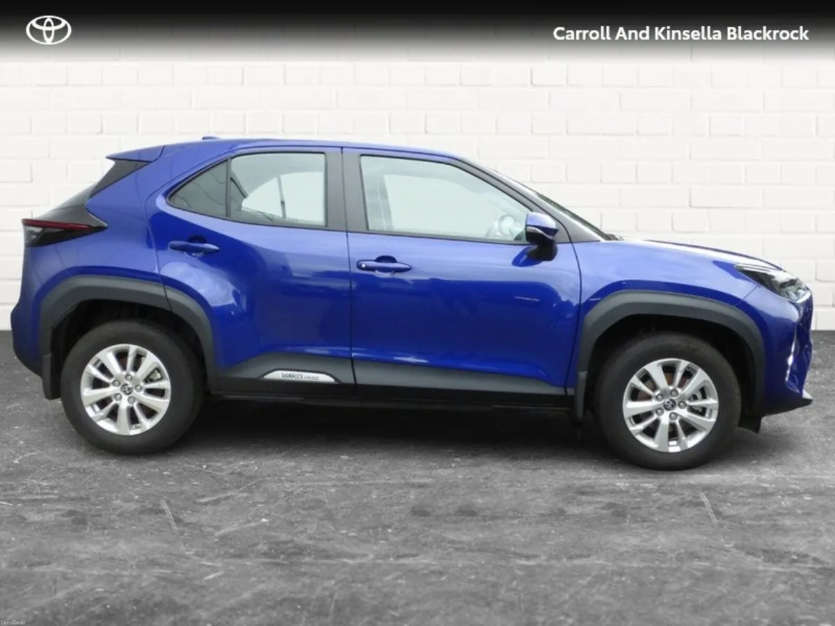 Toyota Yaris Cross Hybrid Luna - Image 3