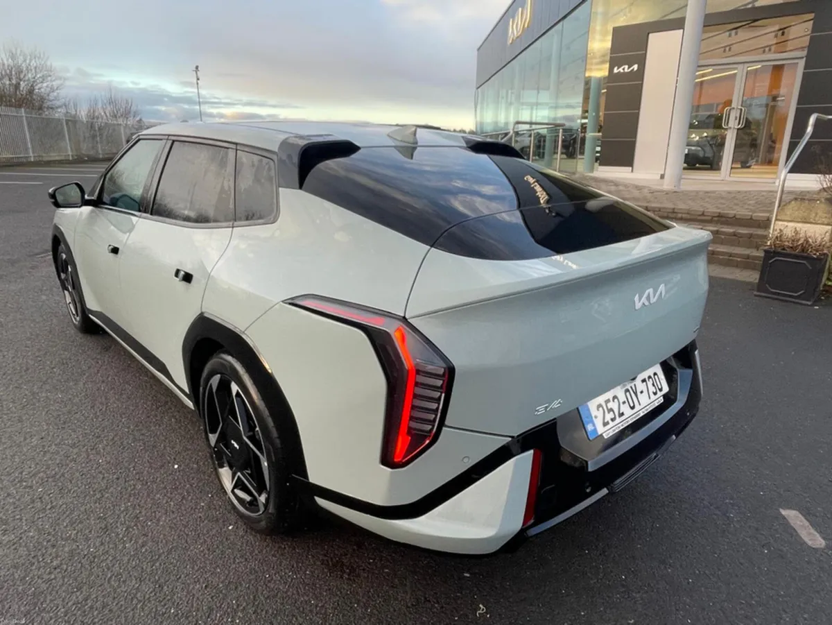 Kia EV4 FASTBACK GT LINE LR 4DR (ONLY 40 MINS FROM - Image 3