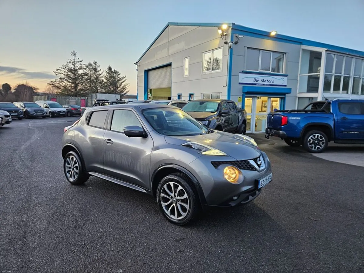 Nissan Juke 1.6 Tekna 5DR Auto - Image 1