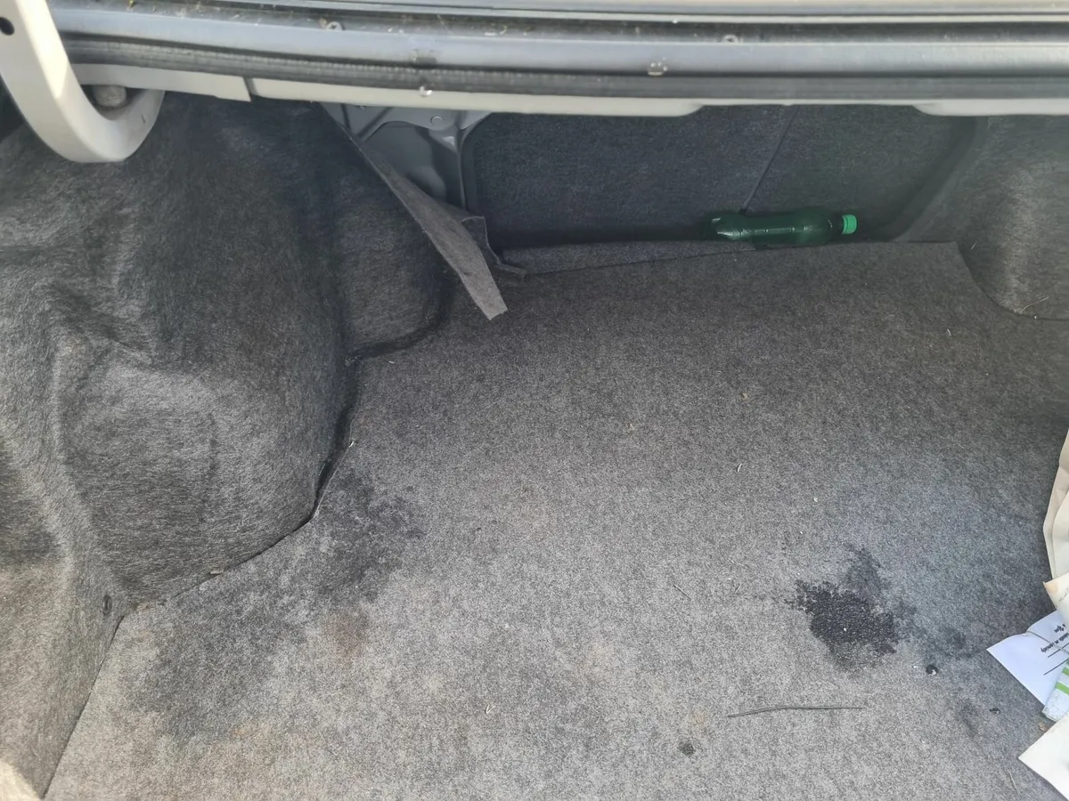 Nissan Almera 1998 - Image 4