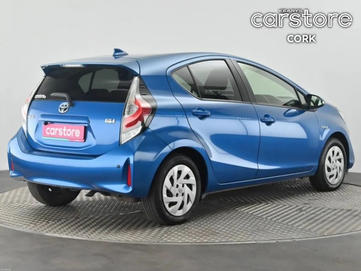 Toyota Aqua 1.8 Hybrid - Image 5