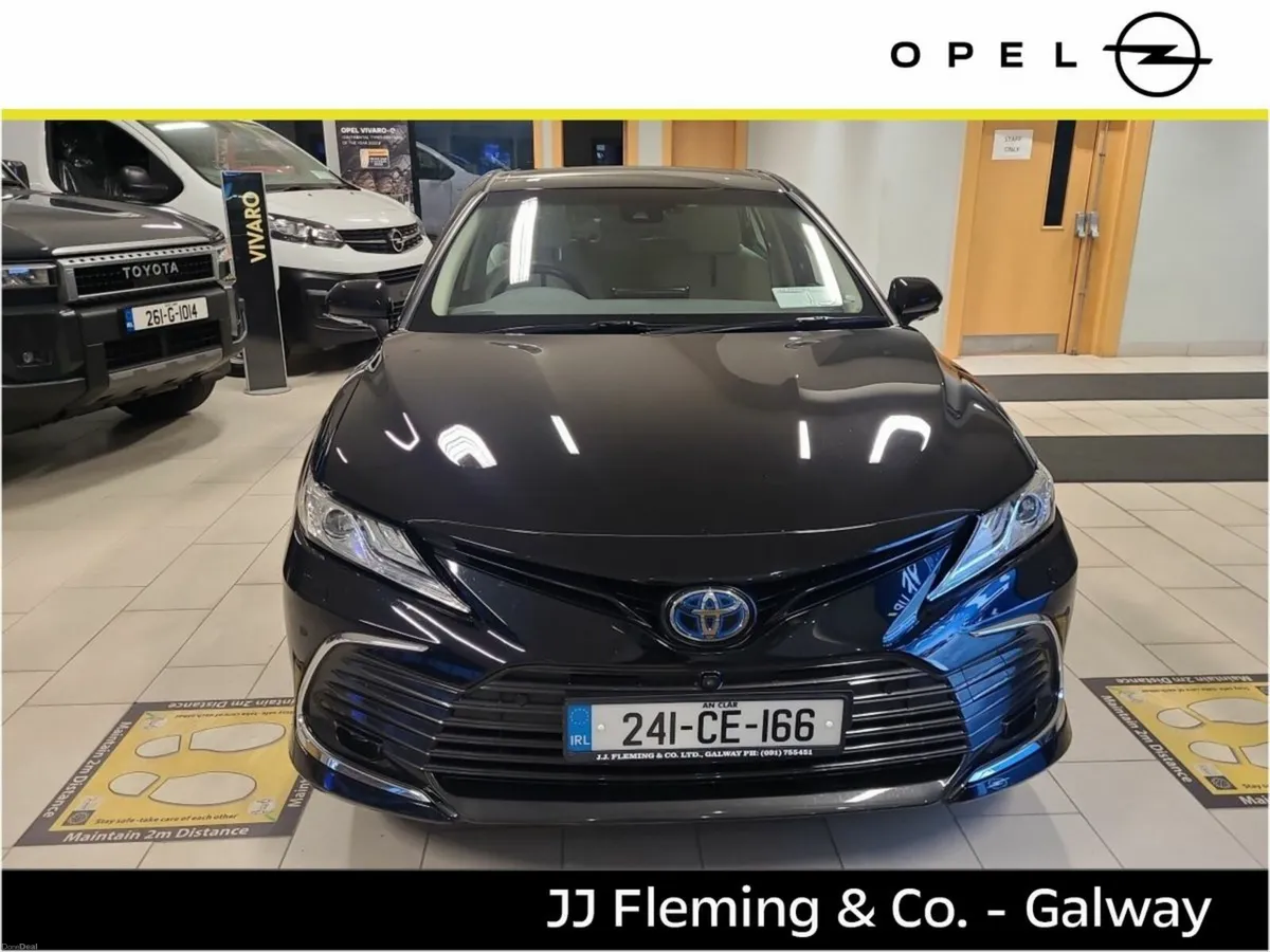 Toyota Camry 2.5 Hybrid Platinum Edition - Image 2