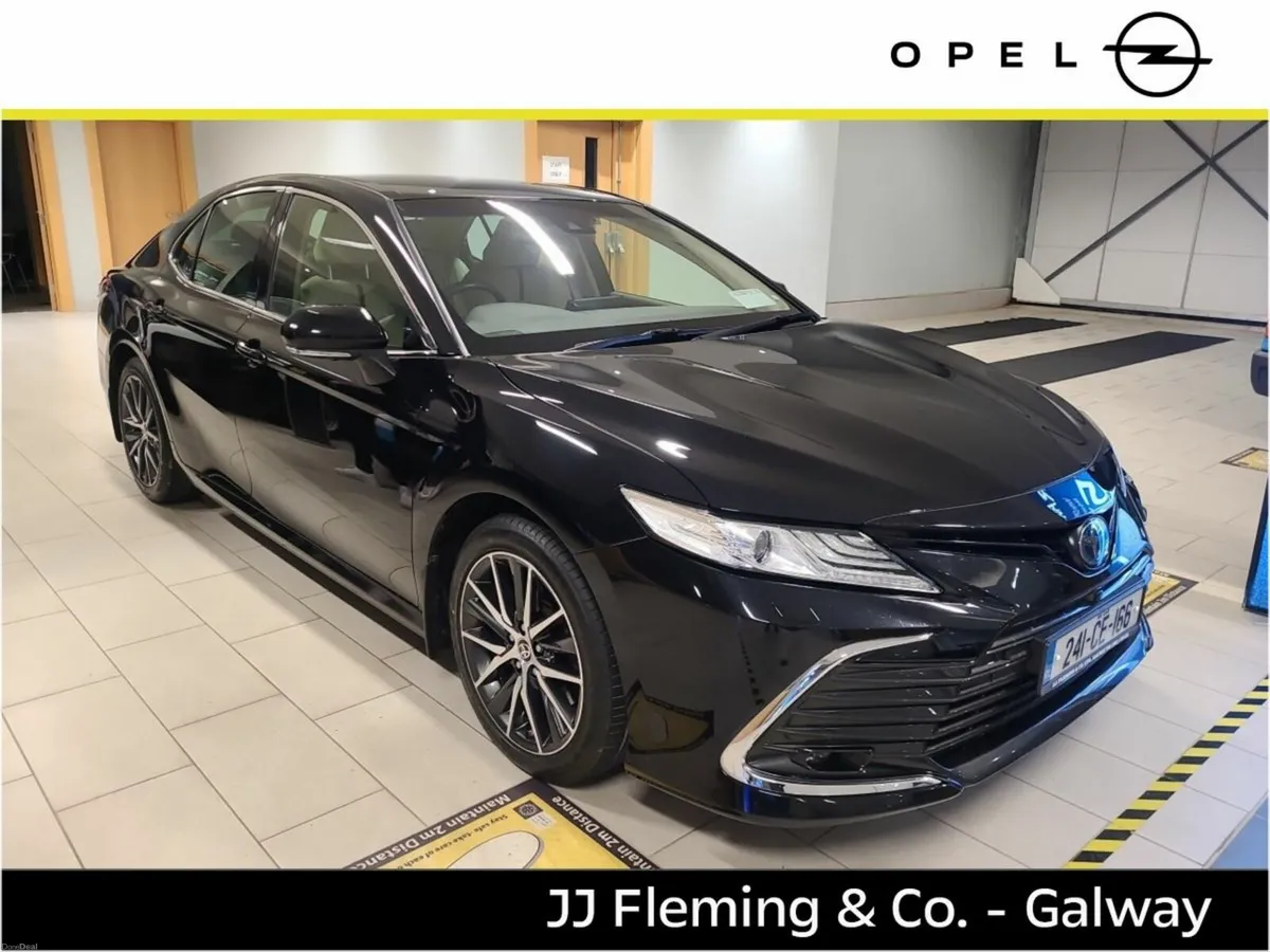 Toyota Camry 2.5 Hybrid Platinum Edition - Image 3