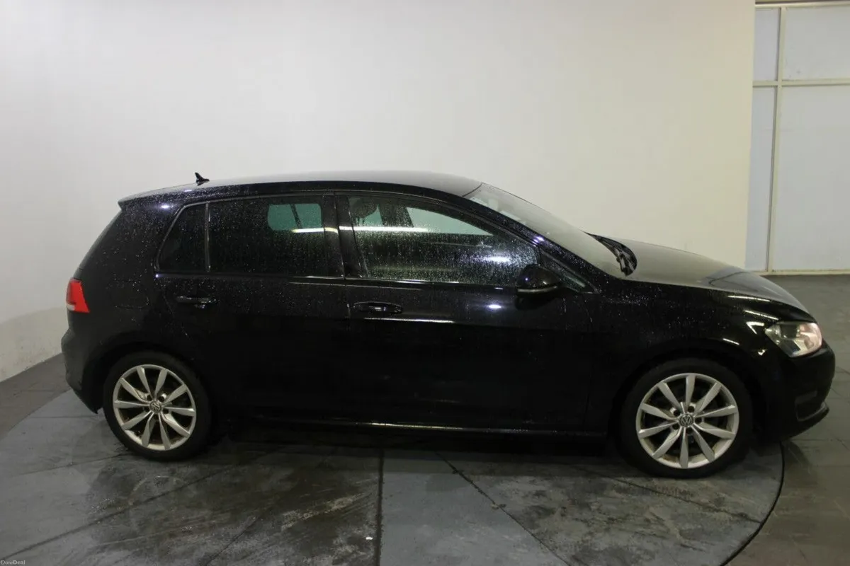 Volkswagen Golf 2.0 TDI M6F 5DR 150HP Highline - Image 2