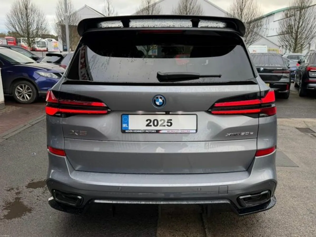 BMW X5 XDRIVE50E M SPORT - Image 4