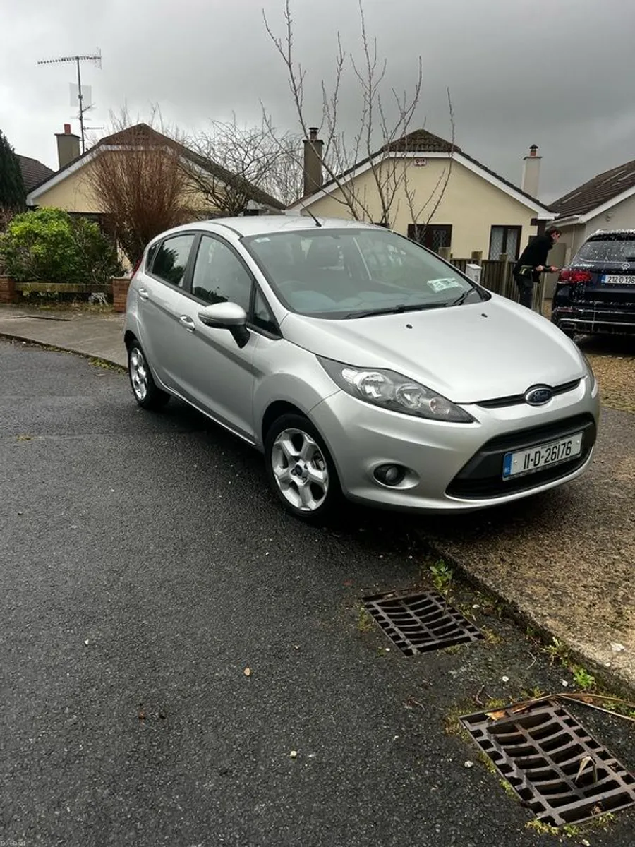 2011 Ford Fiesta - Image 1
