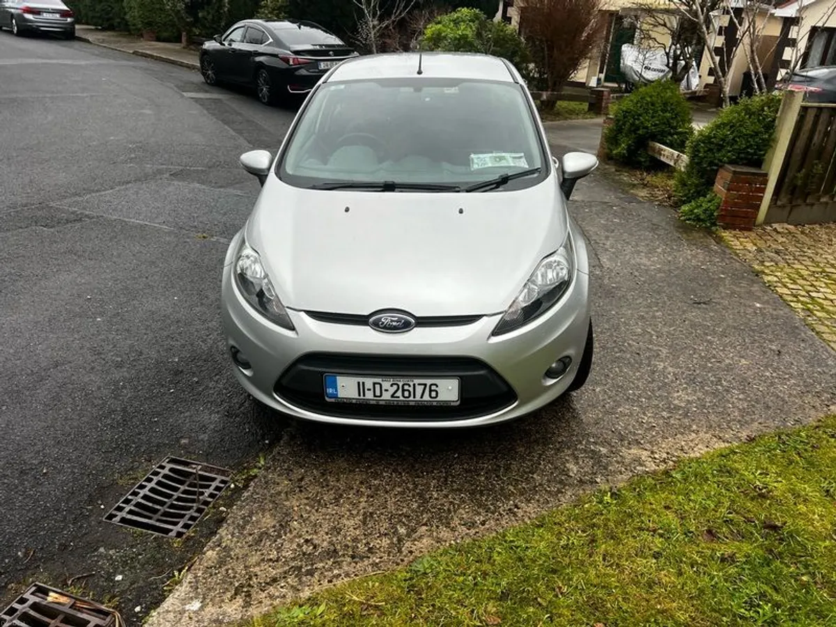 2011 Ford Fiesta - Image 2