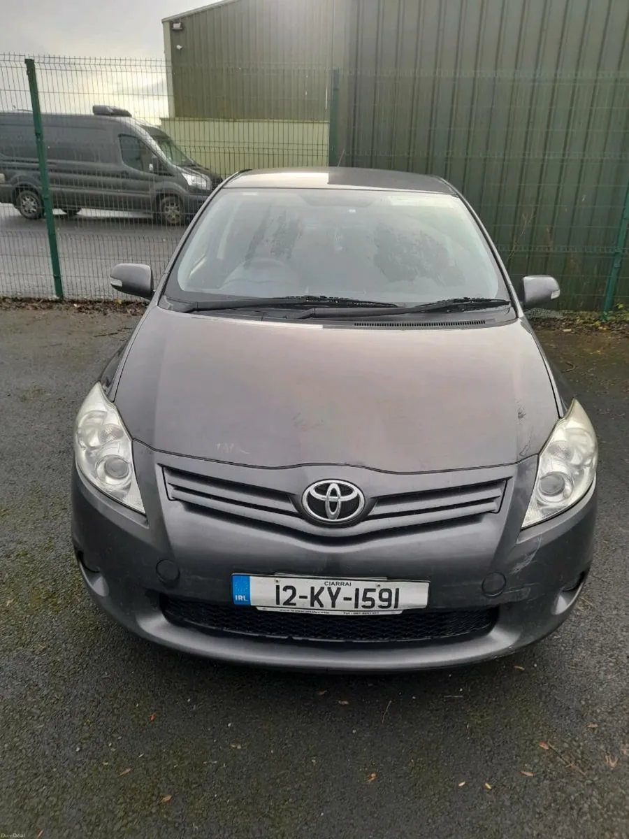 Toyota Auris 2012 - Image 1