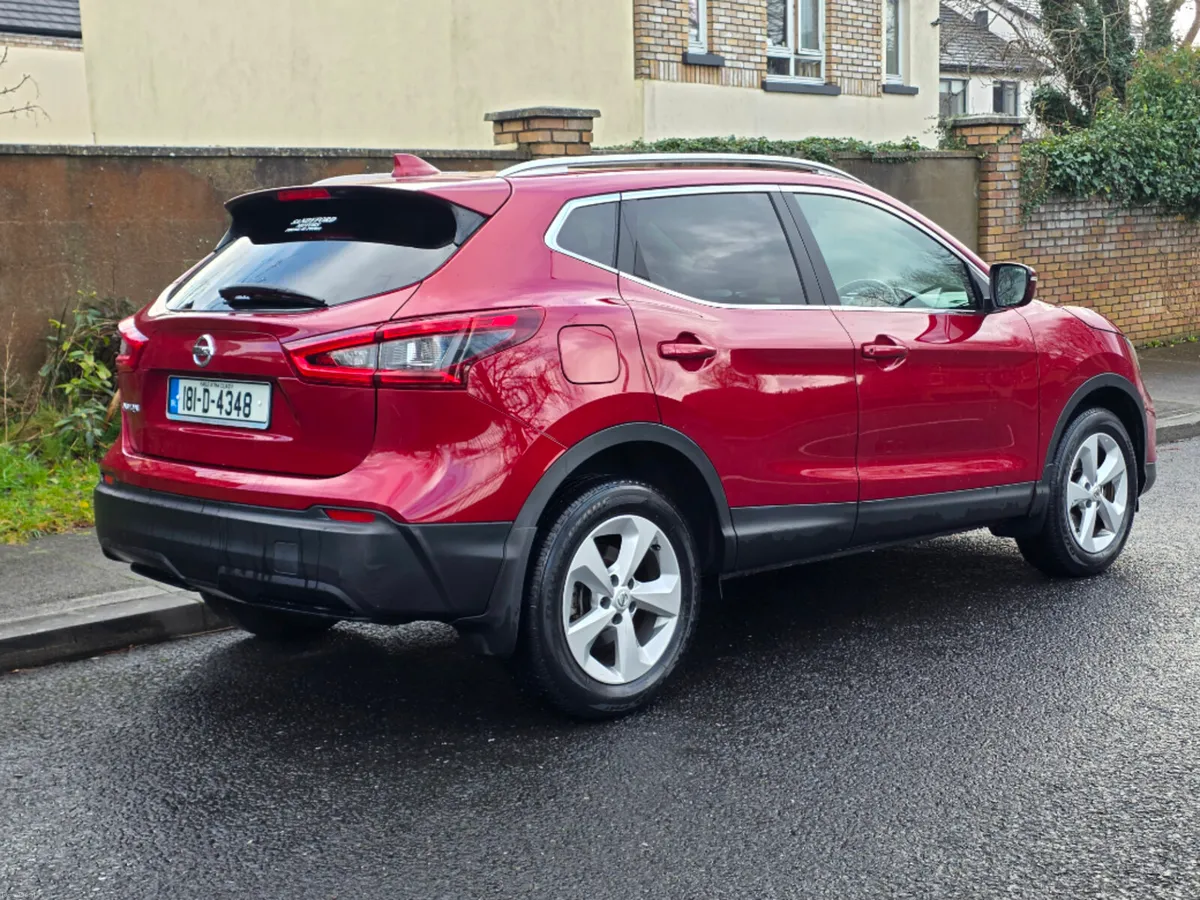 Nissan Qashqai 1.2 SV CVT 18 4DR Auto - Image 3
