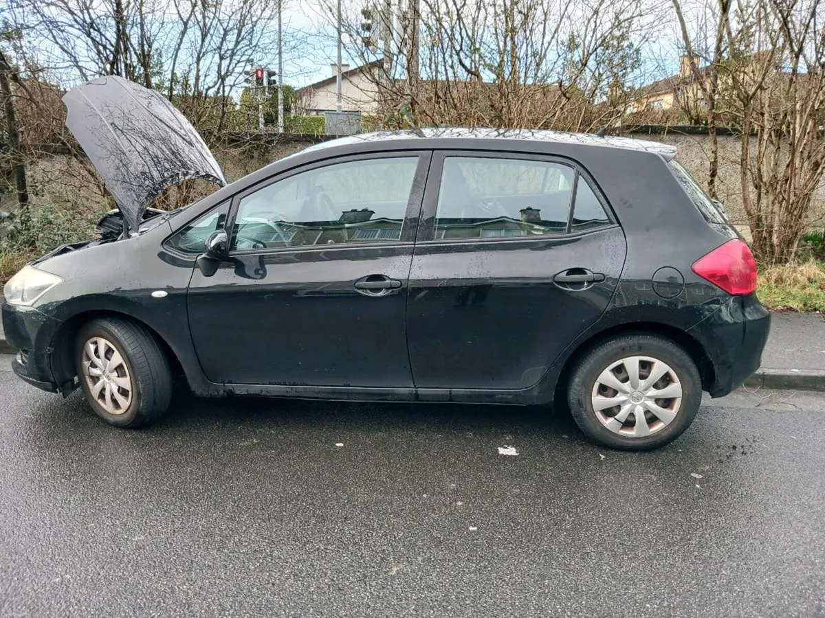 Toyota Auris (Parts/Scrap) - Image 1
