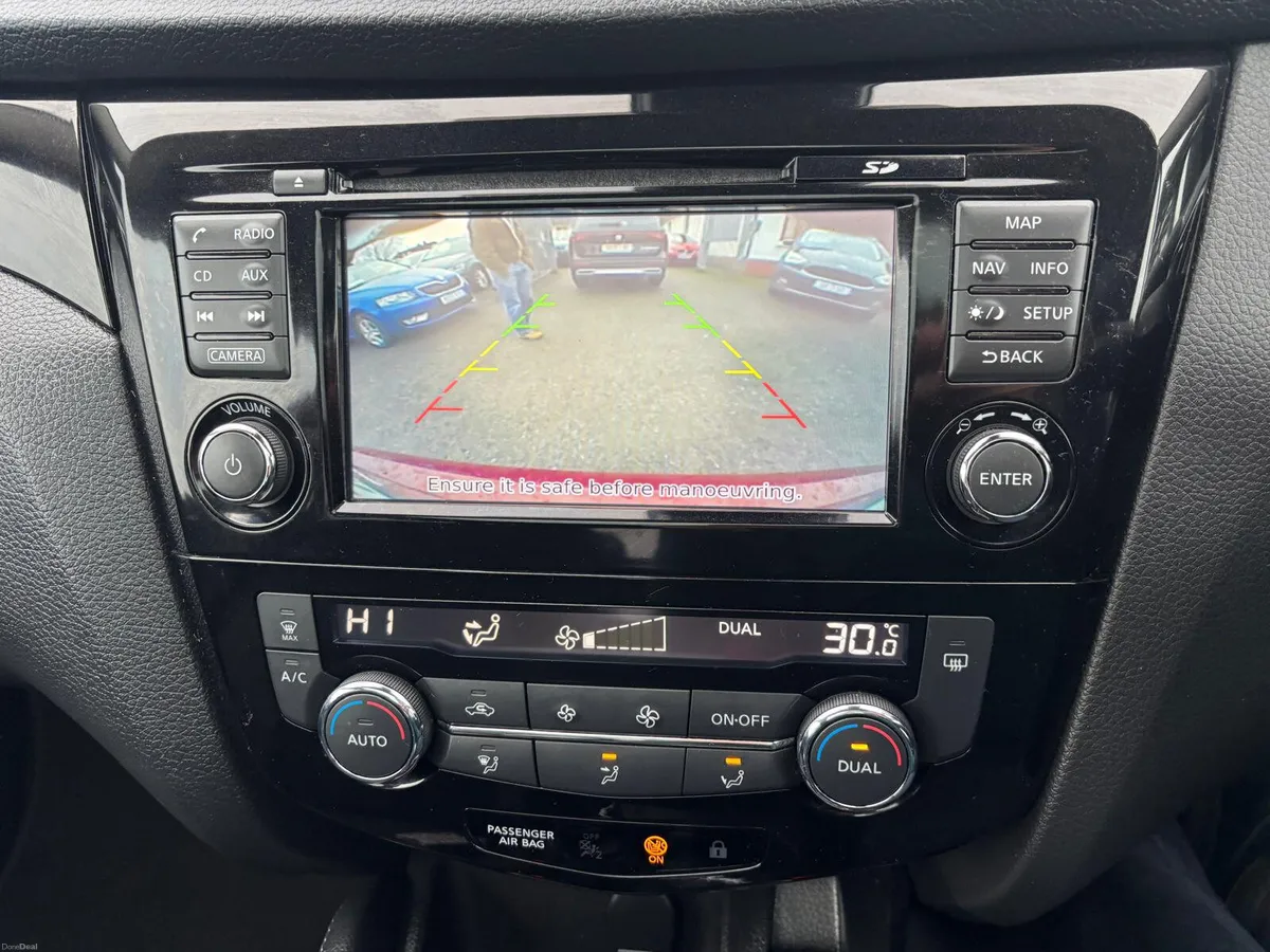 Nissan Qashqai 2019  1.2  PETROL  LOW  MILEAGE - Image 4