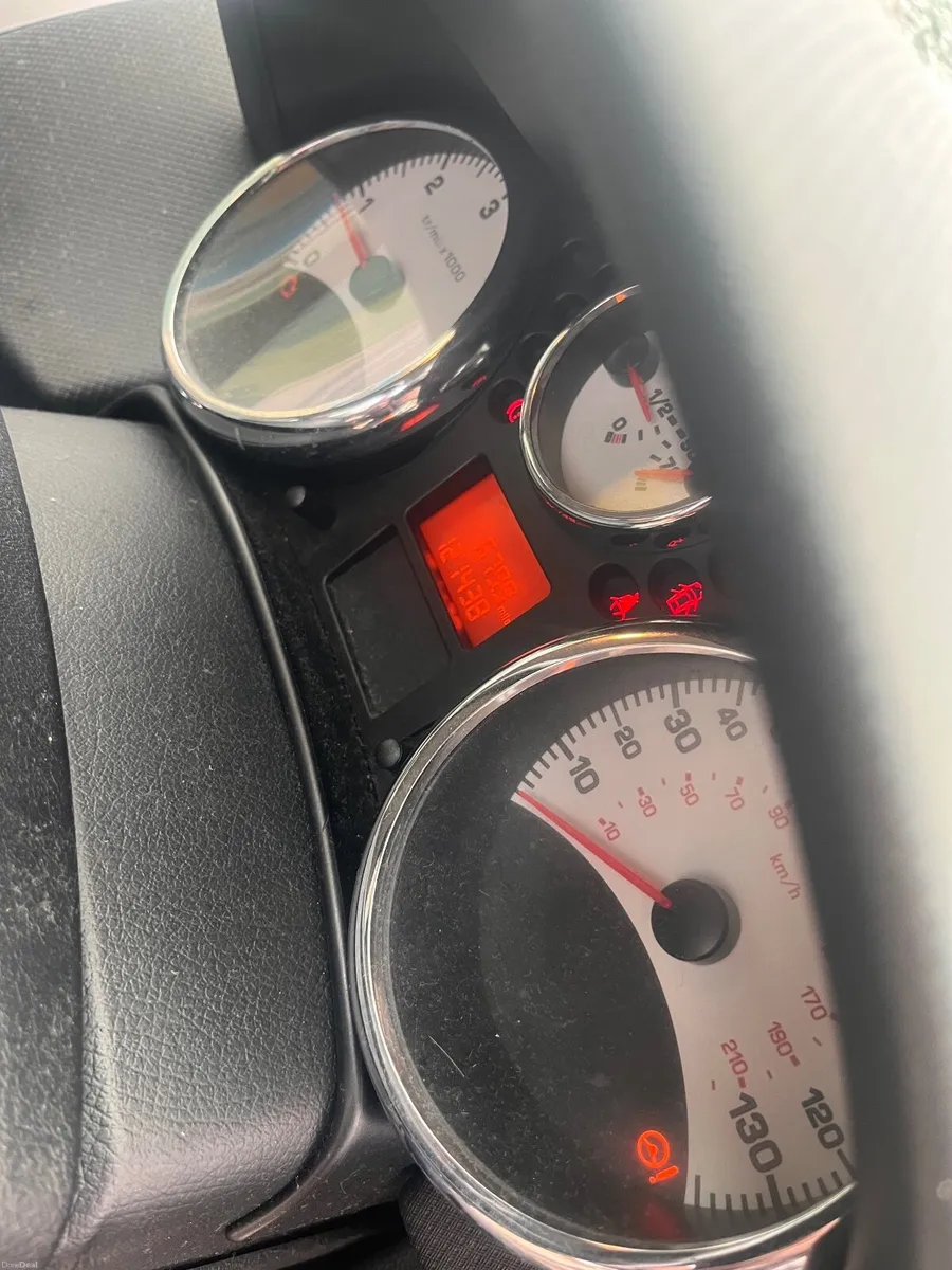 Peugeot 207 2011 - Image 3