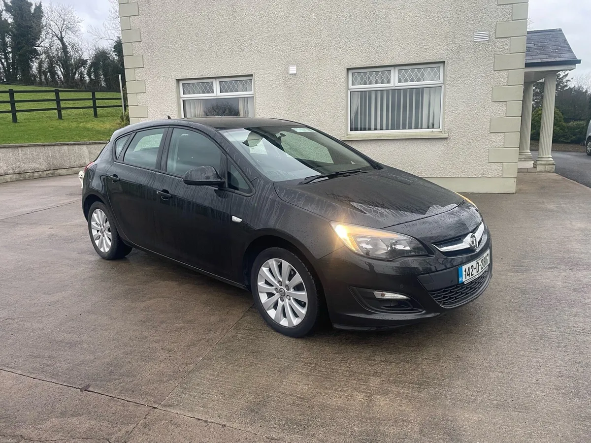 2014 Vauxhall Astra - Image 1