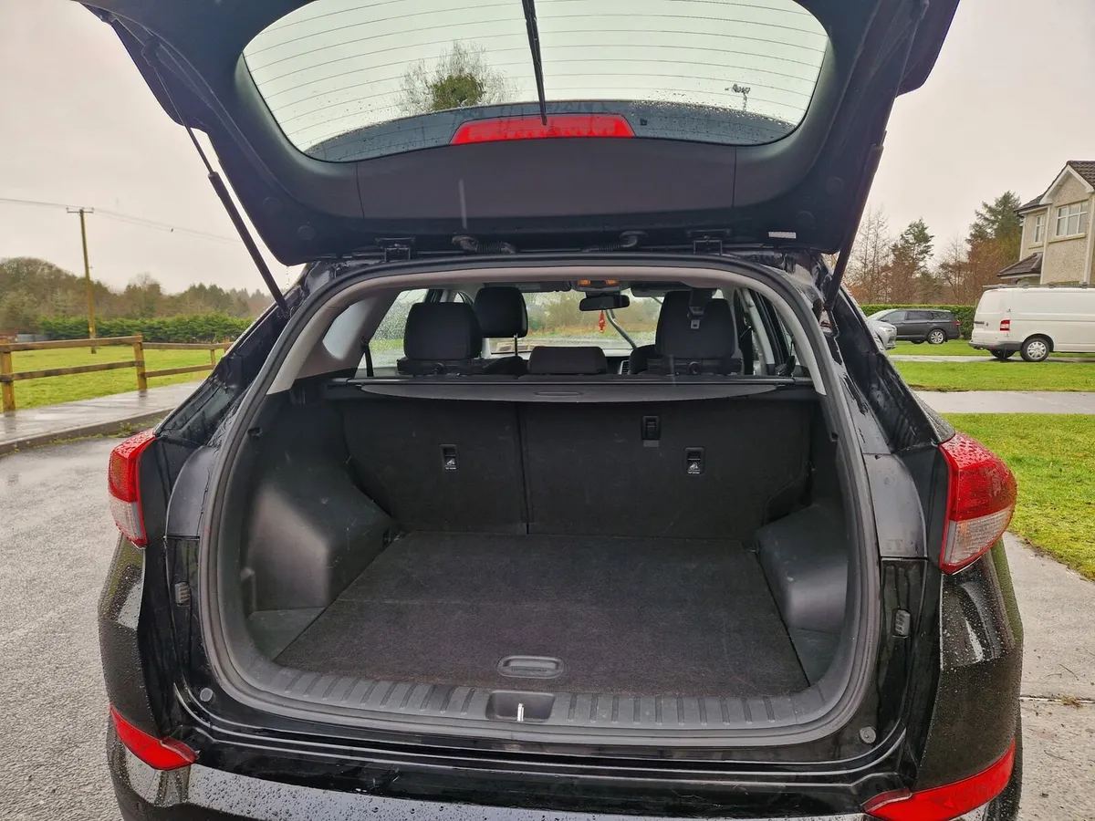 HYUNDAI TUCSUN - Image 4