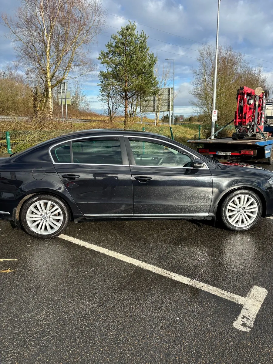 VW PASSAT SPORT 2.0 TDI BLUEMOTION - Image 4