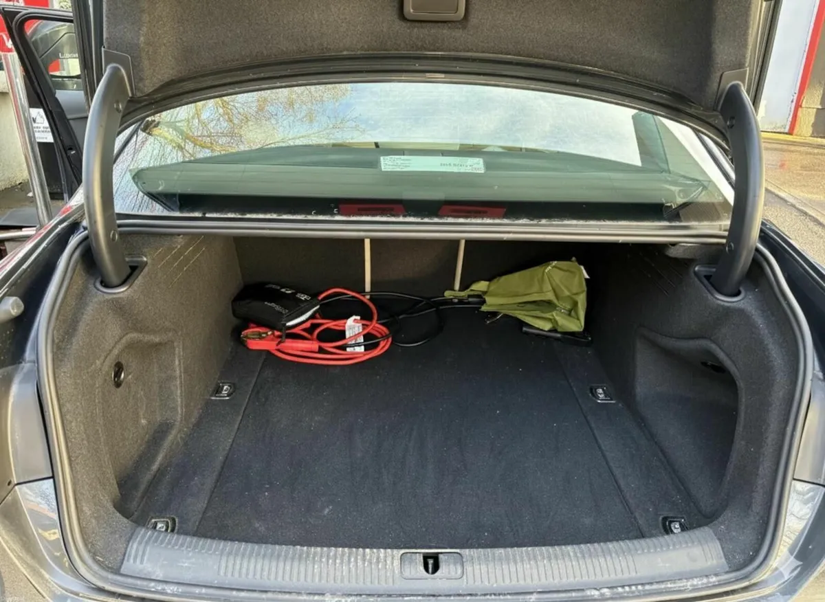 Audi A4 2017 - Image 2