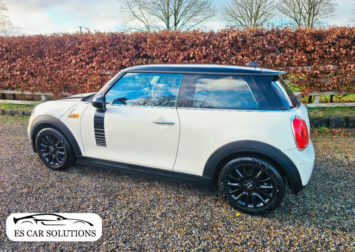 162 Mini Cooper 6 Speed Petrol NCT 07/26 TAX 02/26 - Image 3