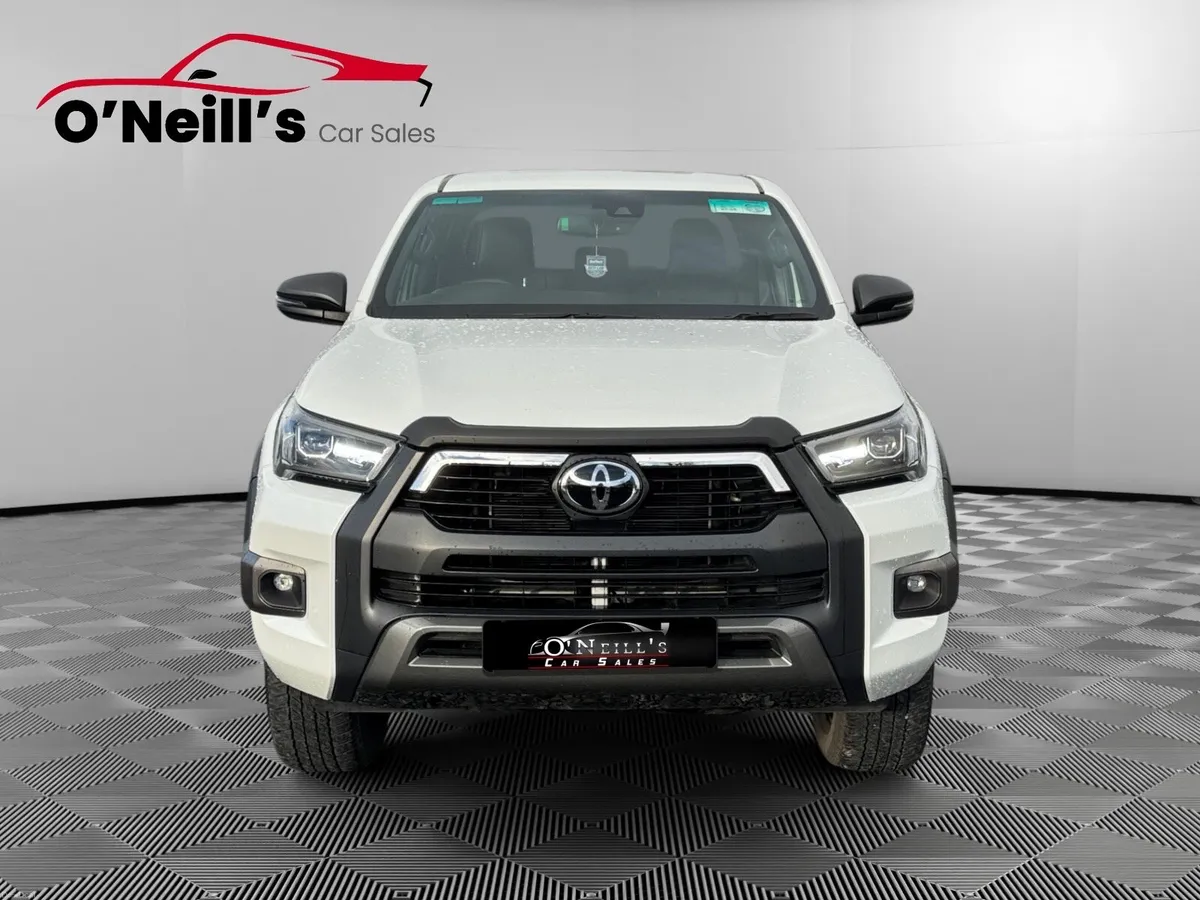 Toyota Hilux 2025 *NO VAT* 2.8 INVINCIBLE AUTO#332 - Image 4