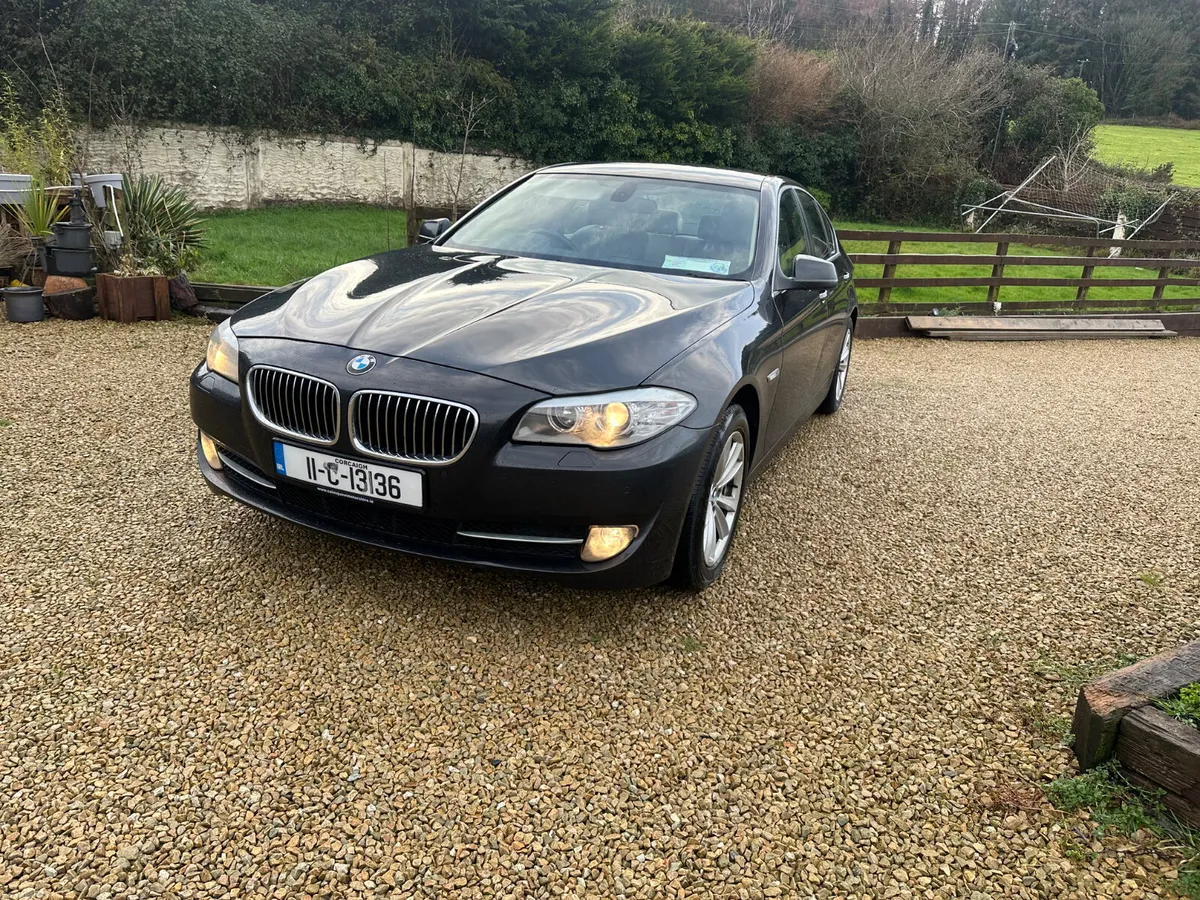 BMW 5-Series 2011 - Image 3