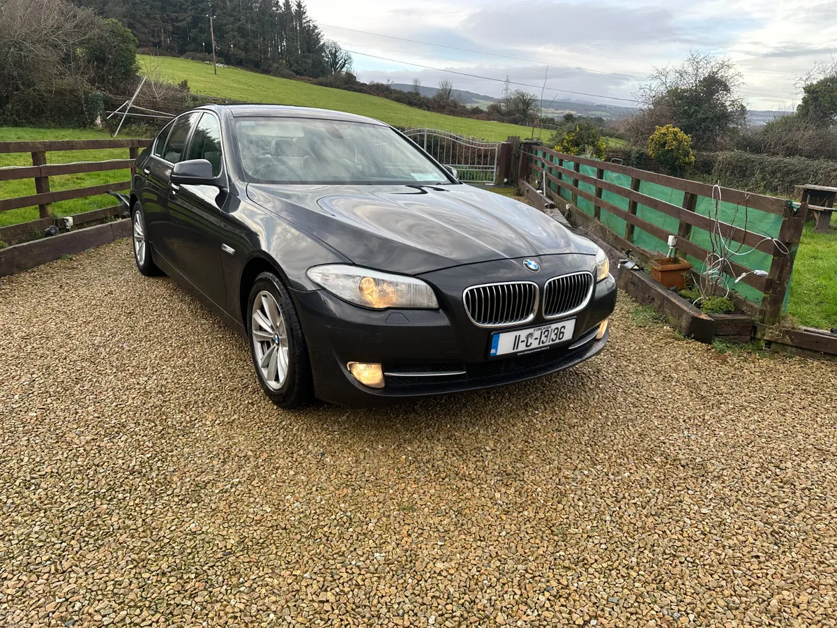BMW 5-Series 2011 - Image 1