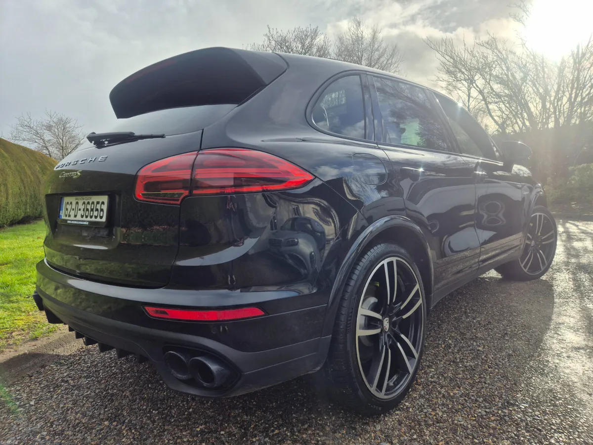 162'PORSCHE CAYENNE S HYBRID - Image 4