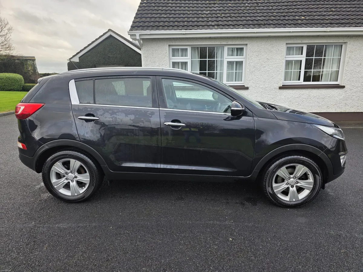 KIA SPORTAGE 1.7 DIESEL LX..LOW MILES - Image 2