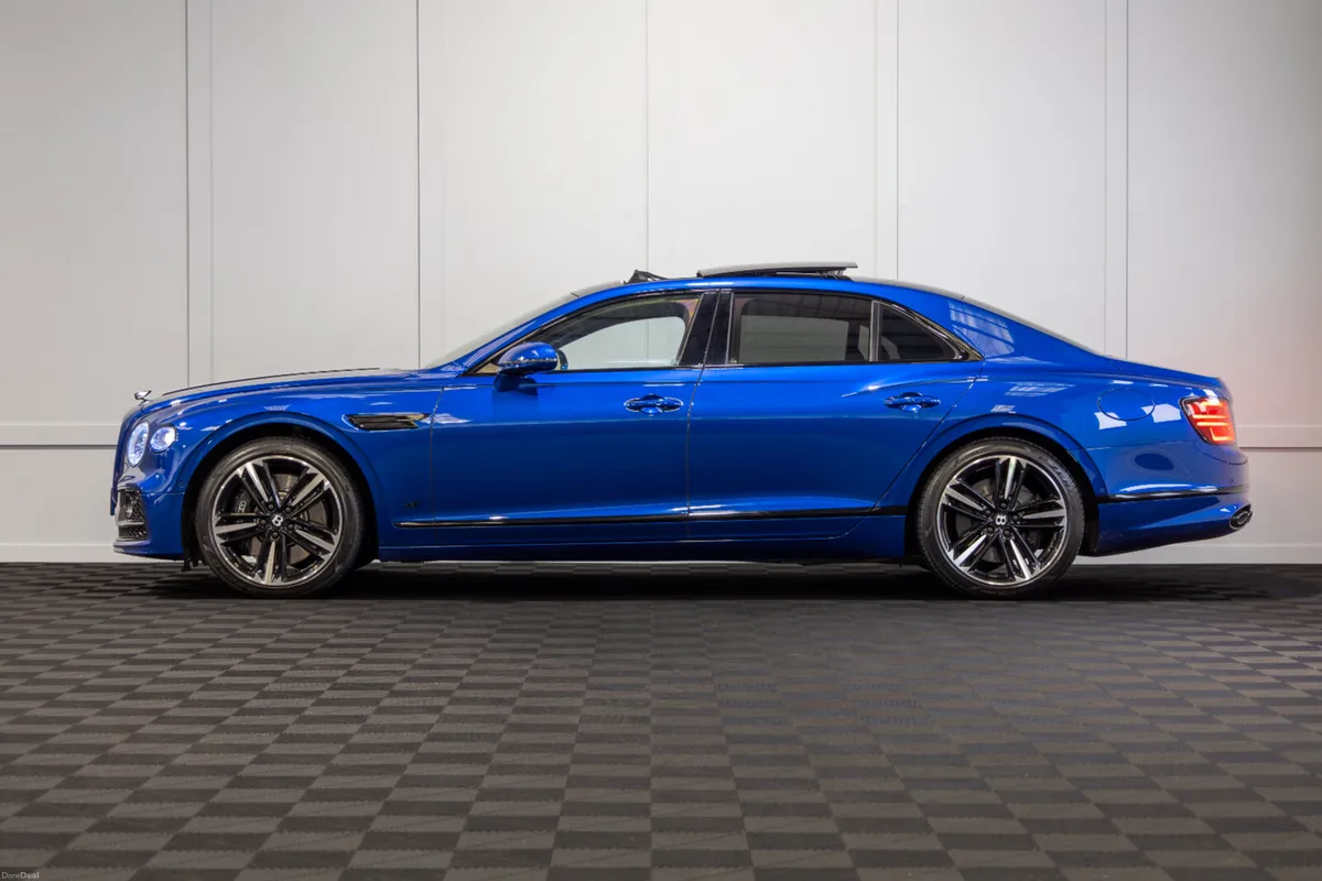 222 Bentley Flying Spur S V6 Hybrid - Image 3