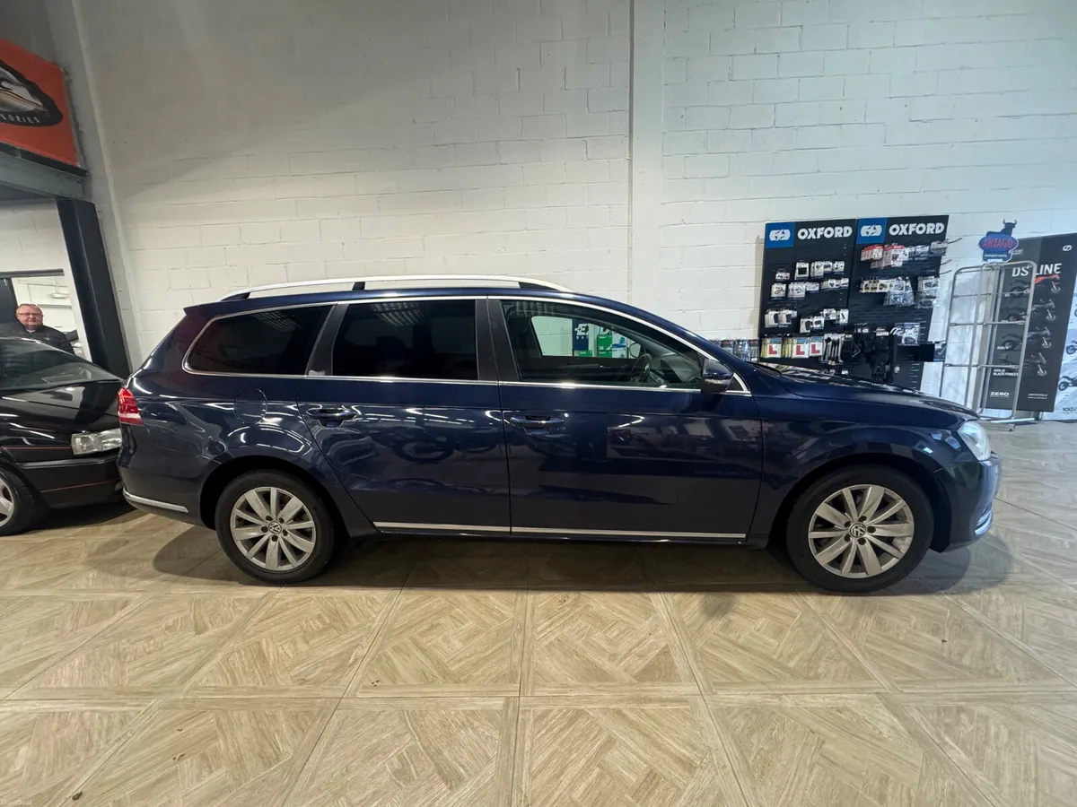 Volkswagen Passat 2012 AUTO - Image 2
