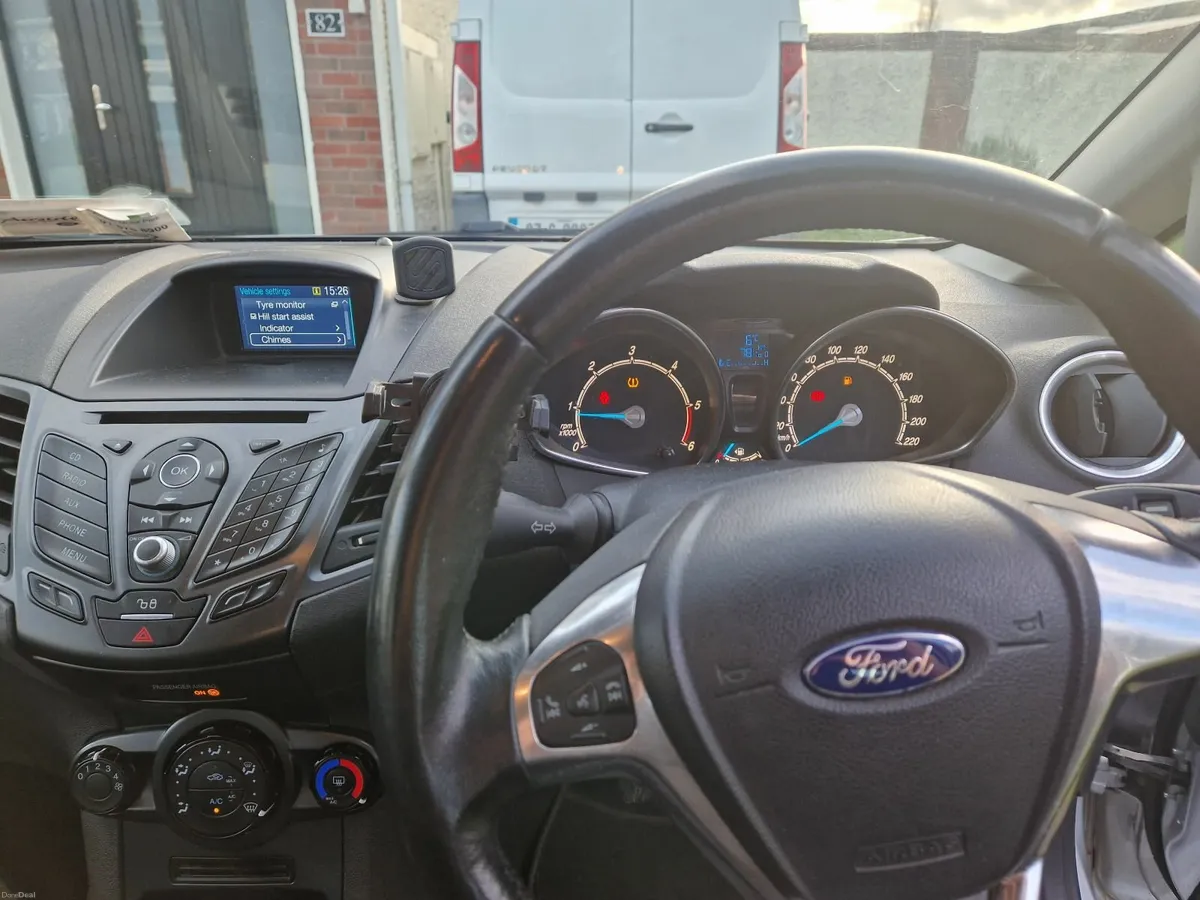 Ford Fiesta 2016 - Image 2