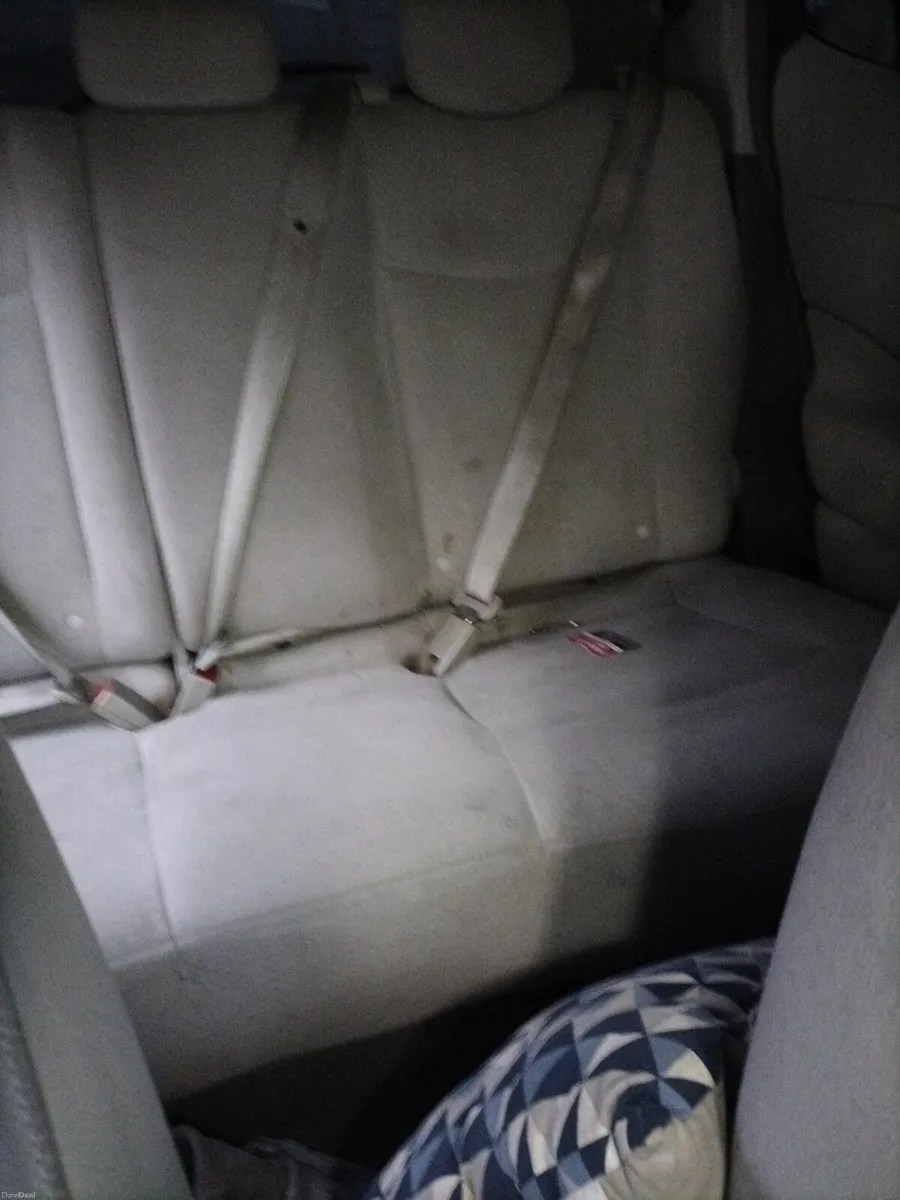 Nissan Leaf 2012 - Image 2