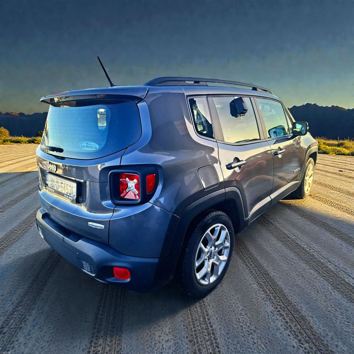2018 Jeep  Renegade  1.6 Multijet 120PS Low Miles - Image 2