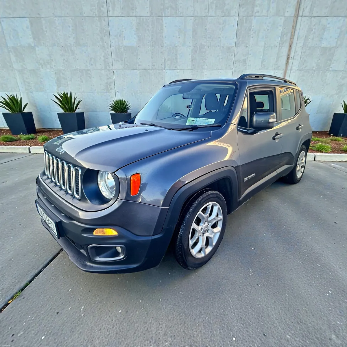 2018 Jeep  Renegade  1.6 Multijet 120PS Low Miles - Image 1