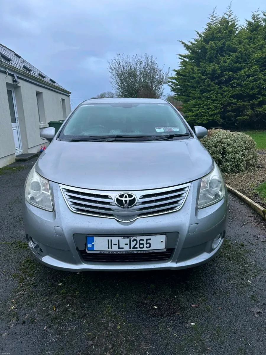 Toyota Avensis 2011 - Image 2